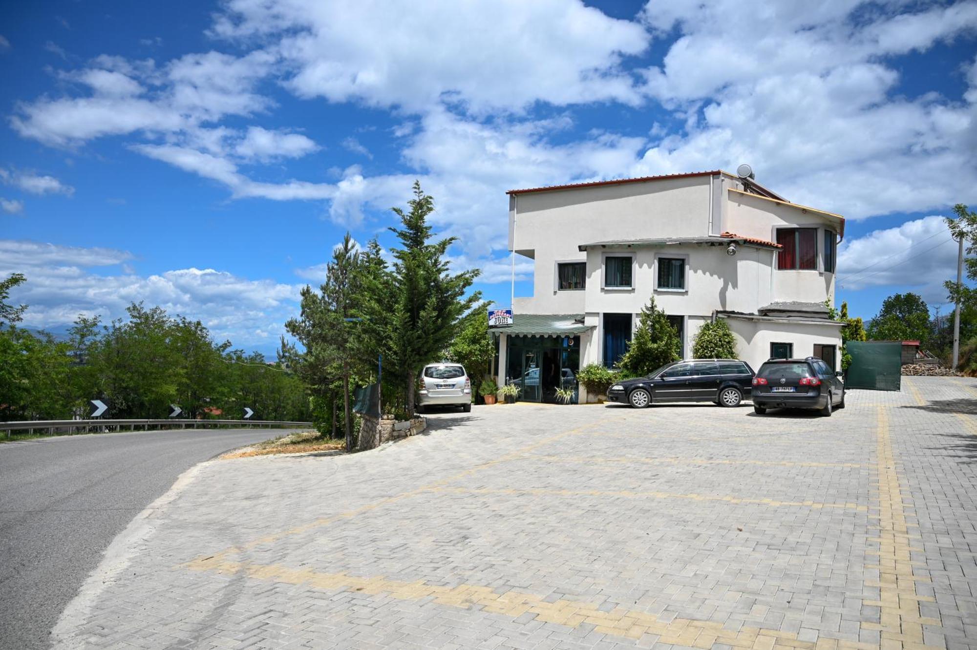 Joni Restaurant Hotel Bucimas Exterior photo