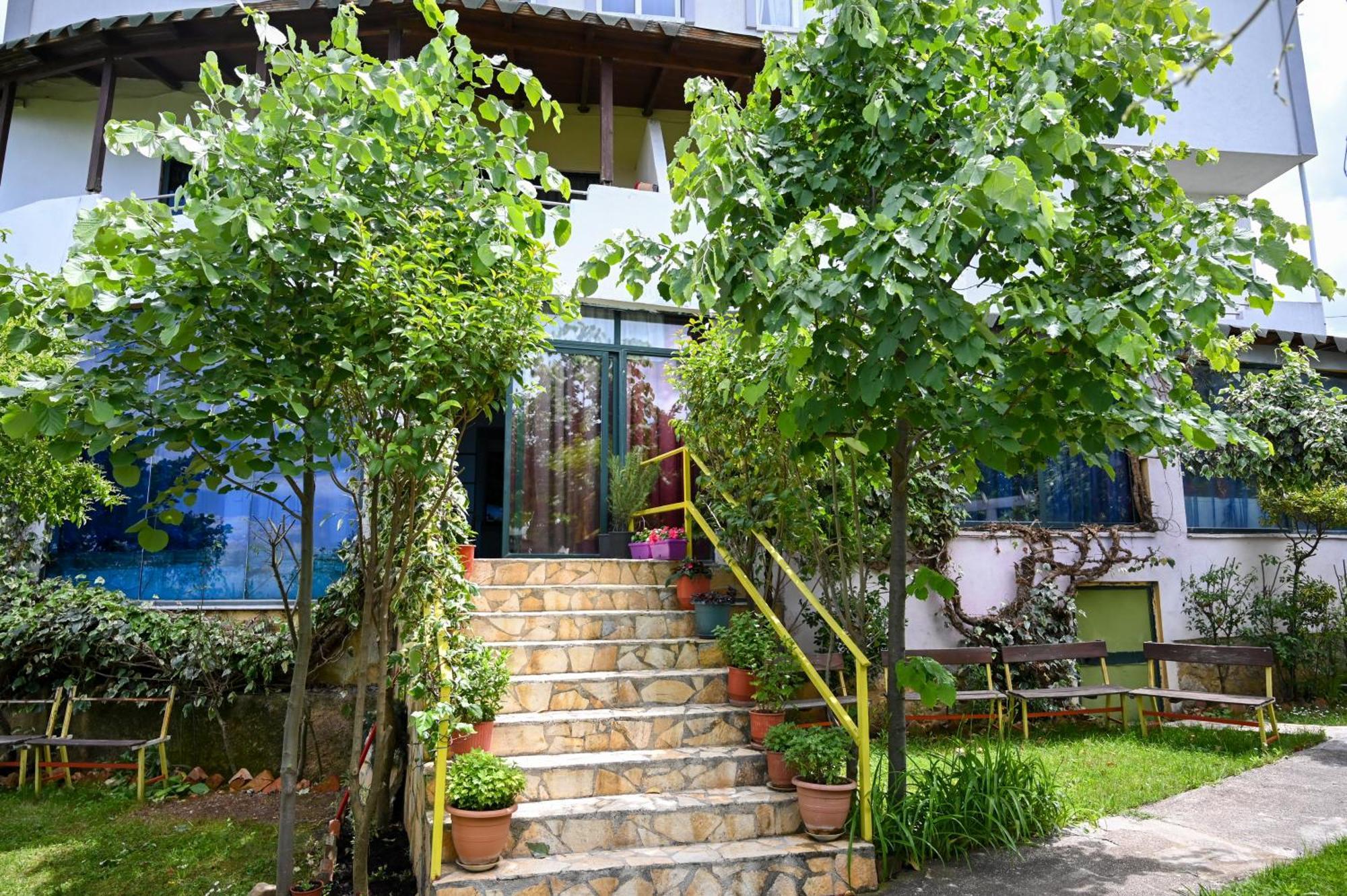 Joni Restaurant Hotel Bucimas Exterior photo